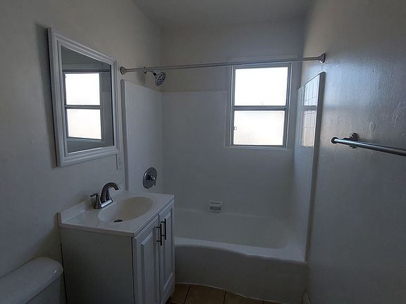 5th image of 1818 E 5th St APT 9