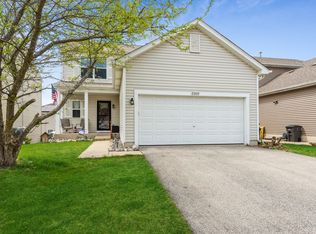 2160 N Arapahoe Trl, Round Lake Heights, IL 60073