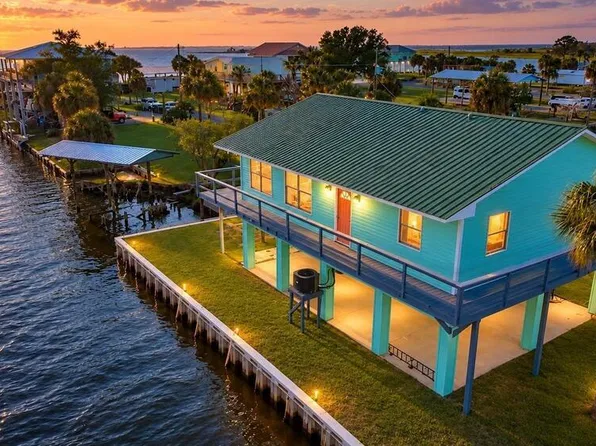 103 W 4th Ave, Horseshoe Beach, FL 32648