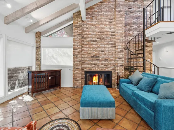 2145 Fountain Square Dr, Fort Worth, TX 76107