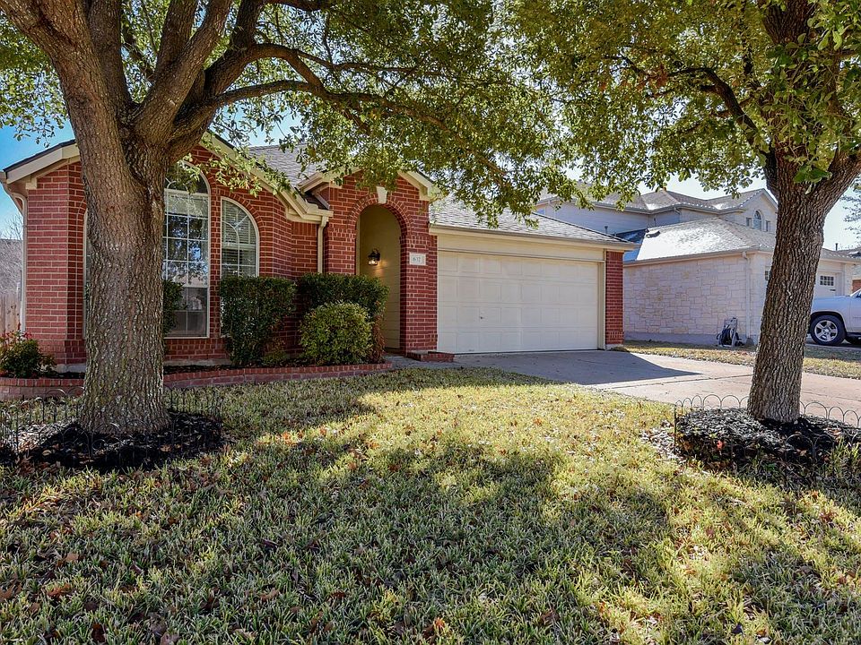 1st image of 637 Arrowood Pl