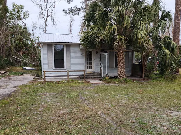 207 3rd St SW, Jasper, FL 32052