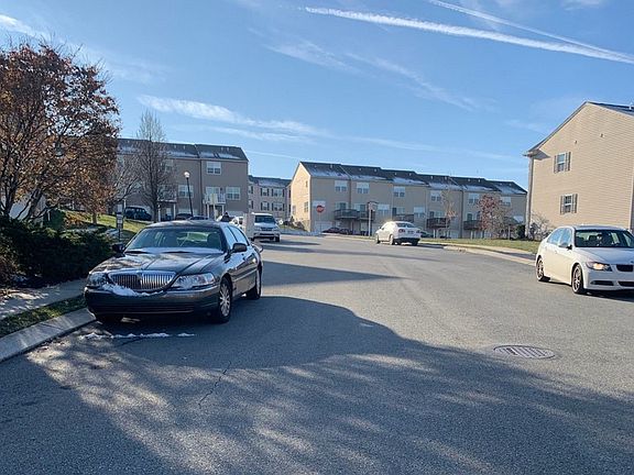 4th image of 185 Bradford St