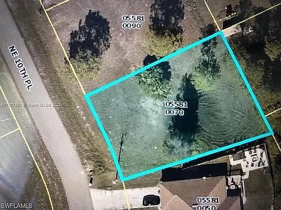 2nd image of 3643 NE 10th Pl