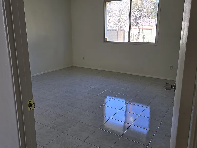1144 E Palmcroft Dr — Photo 23