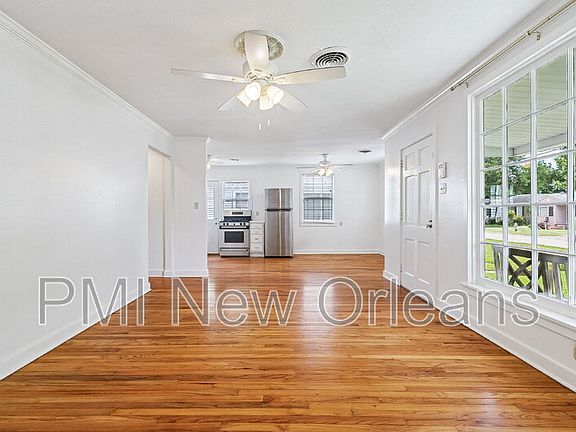 5th image of 12 Oaklawn Dr