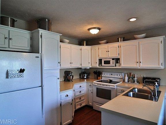 2nd image of 1031 E 10th St