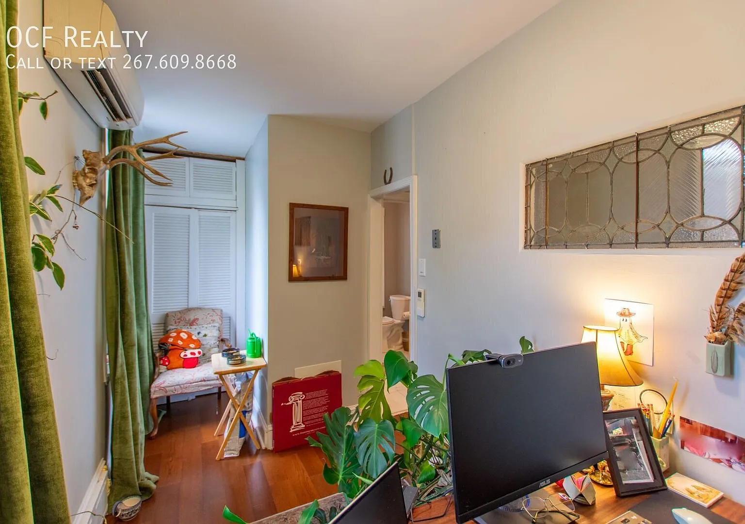 Fantastic Queen Village Home! — Photo 3