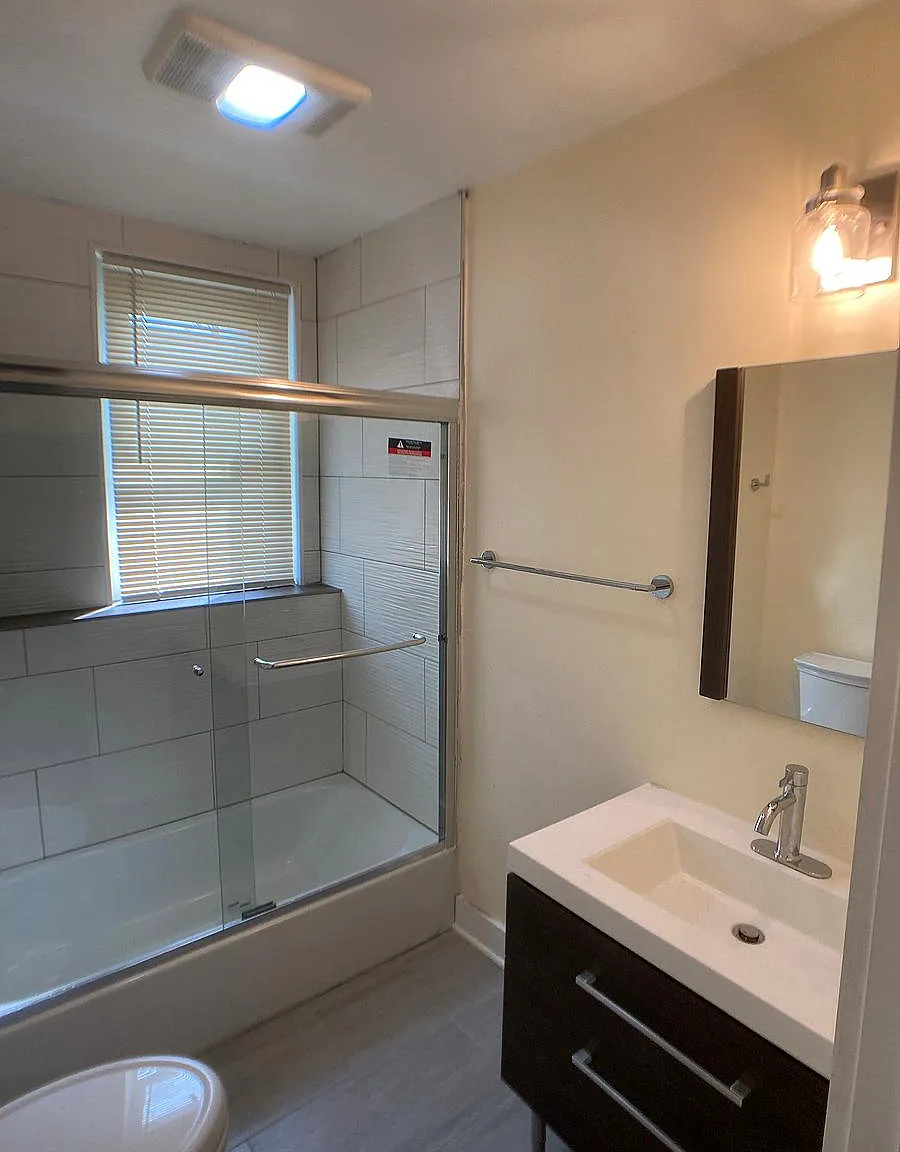5 bed, 1604 sqft, $3,650 — Photo 2