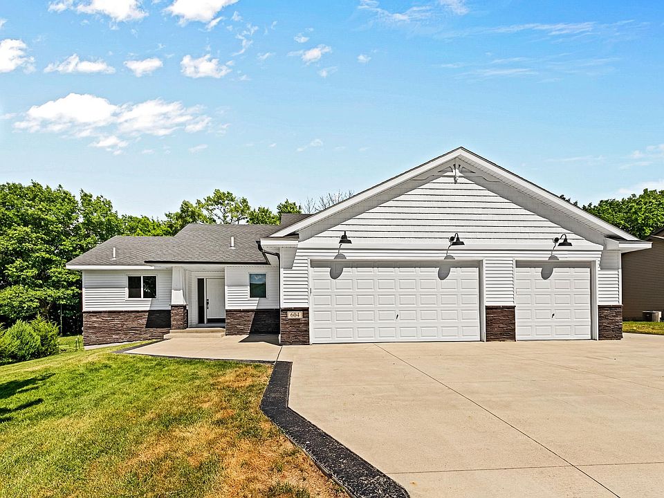 1st image of 604 Nelson Ln
