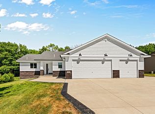 604 Nelson Ln, Center City, MN 55012