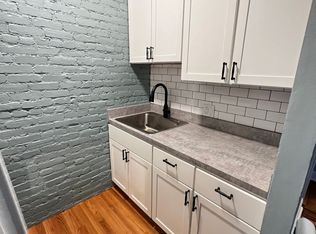 892 Huntington Ave #3E, Boston, MA 02115