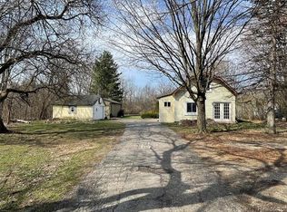 7370 Embury Rd, Grand Blanc, MI 48439