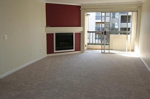 2nd image of 5530 Owensmouth Ave APT 232
