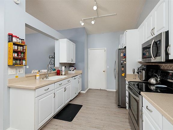5th image of 502 36th St W