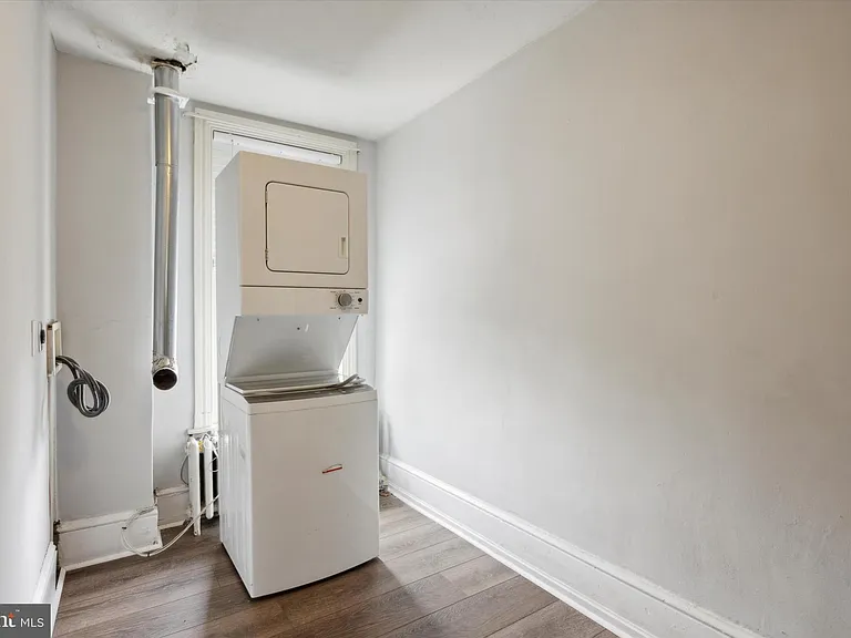 192 Dupont St #2 — Photo 12
