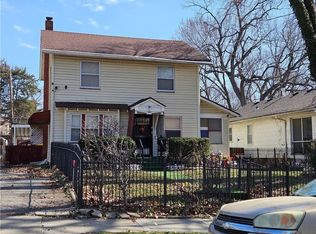 5821 Tracy Ave, Kansas City, MO 64110