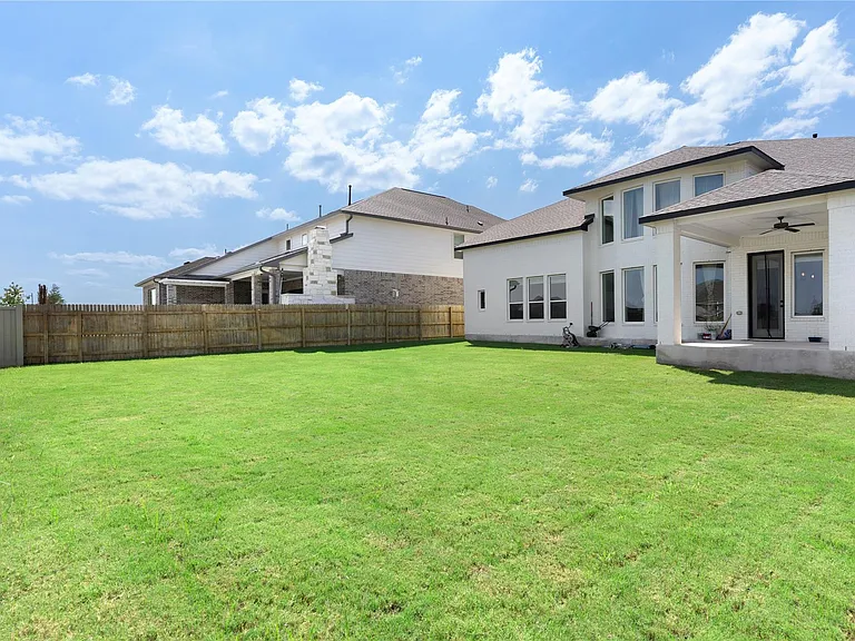 424 Hollister Dr — Photo 38