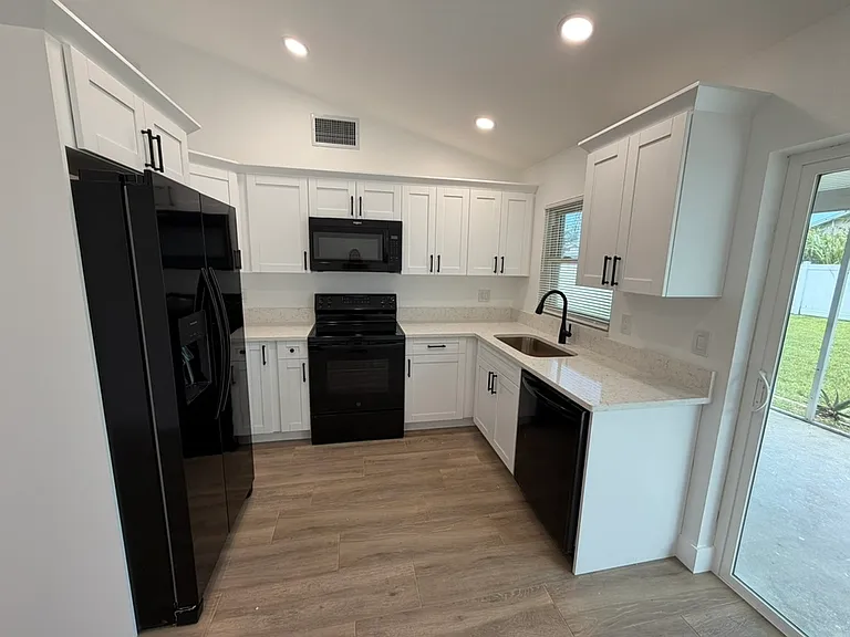 7608 Humboldt Ave — Photo 6