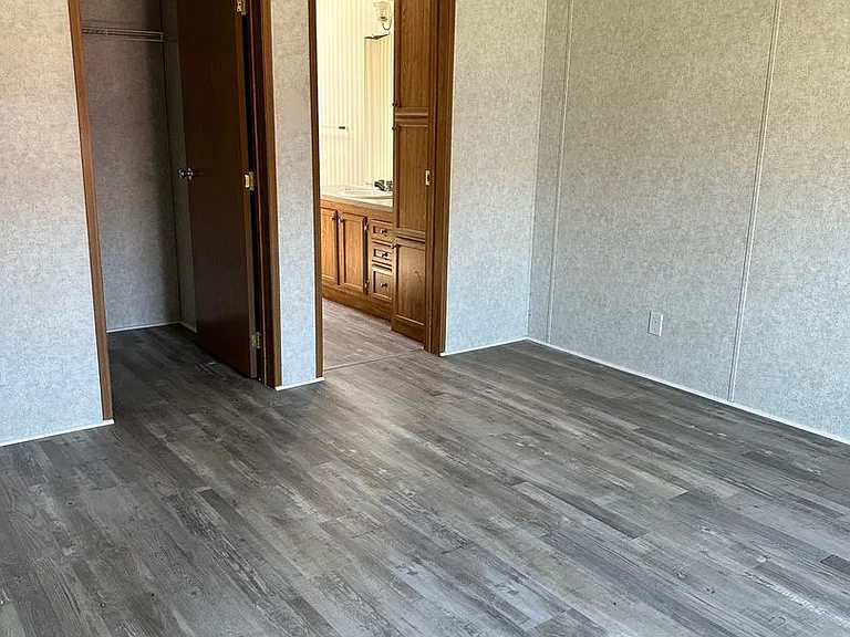 2741 Crab Tree St — Photo 15