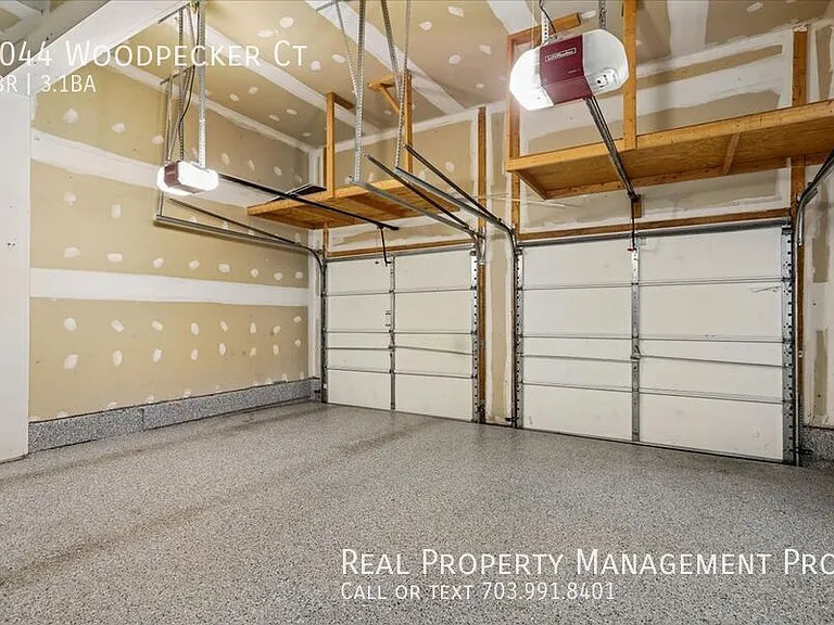 9044 Woodpecker Ct — Photo 32