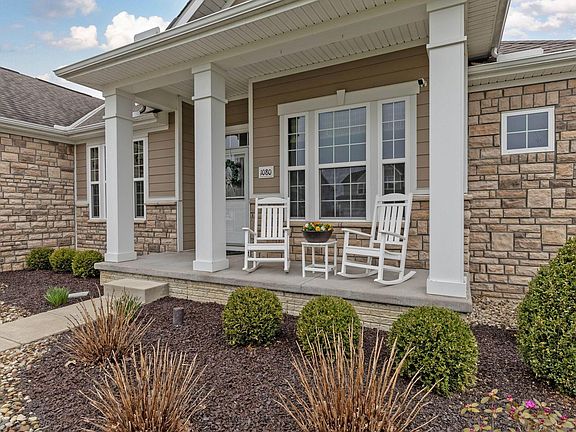 3rd image of 1080 Balmoral Dr