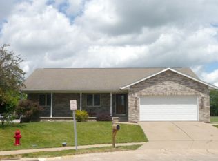 1000 16th Street Ct, Silvis, IL 61282