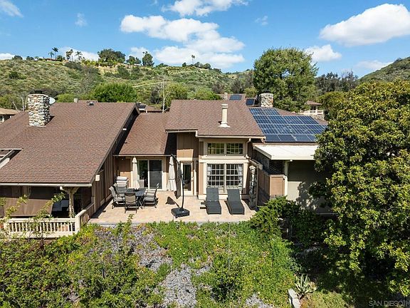 3rd image of 8647 Circle R Valley Ln