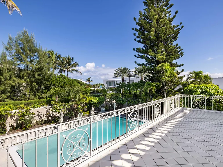 1048 S Ocean Blvd — Photo 7