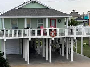982 Nassau Dr, Crystal Beach, TX 77650