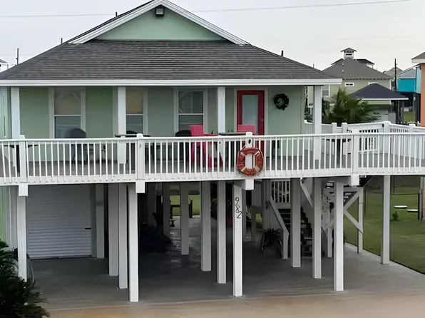 982 Nassau Dr, Crystal Beach, TX 77650