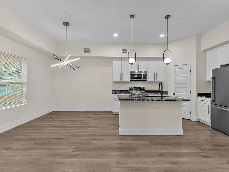 110 Webb St #201 — Photo 12
