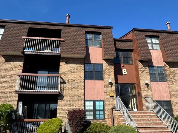 89 Golden Sq #B, Woodbridge, NJ 07095