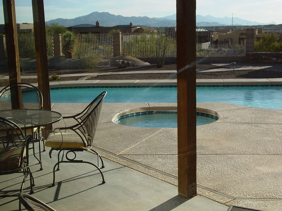 Entertainer's backyard!