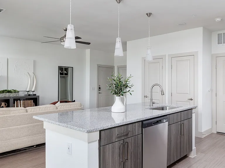 Avelyn San Marcos — Photo 8