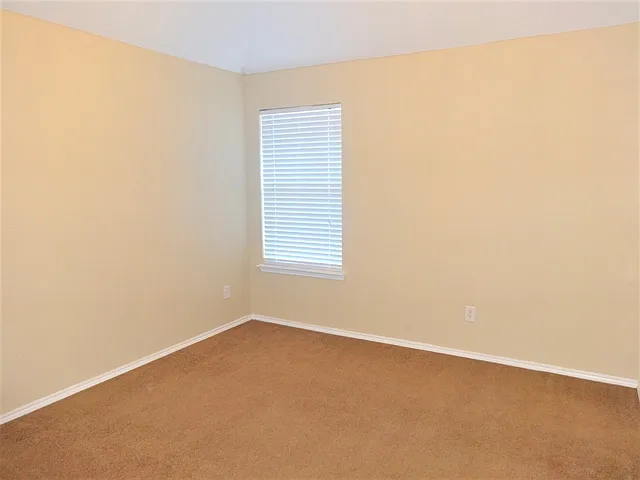 9501 Navarro St — Photo 20