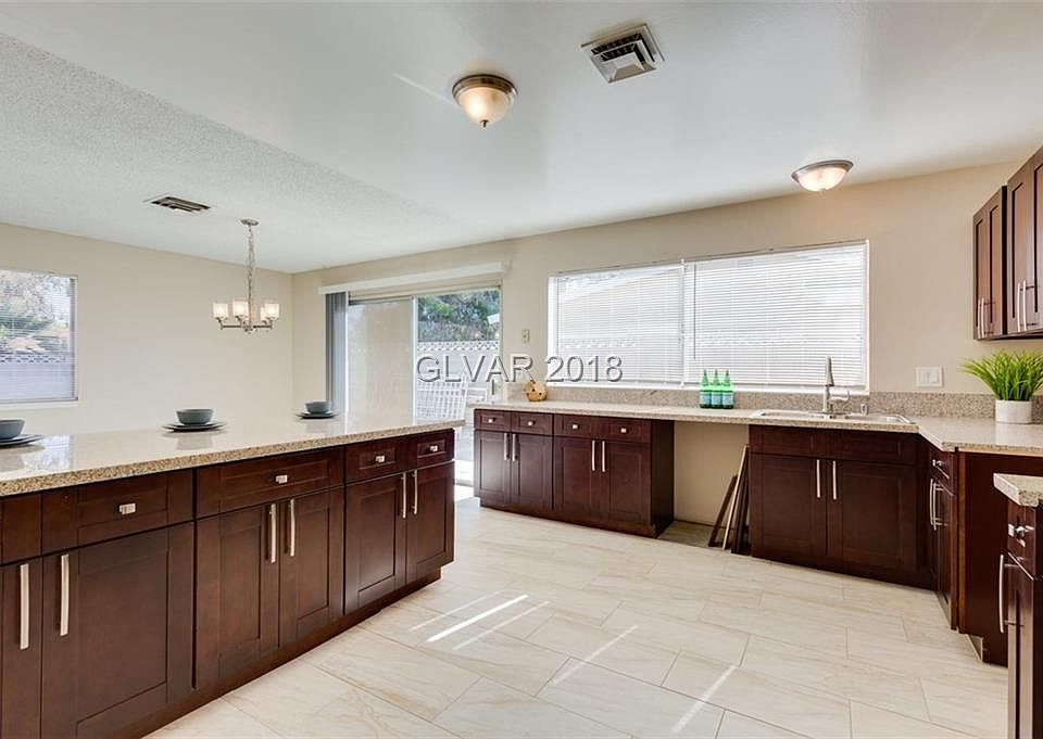 1st image of 4126 Meadowglen Way