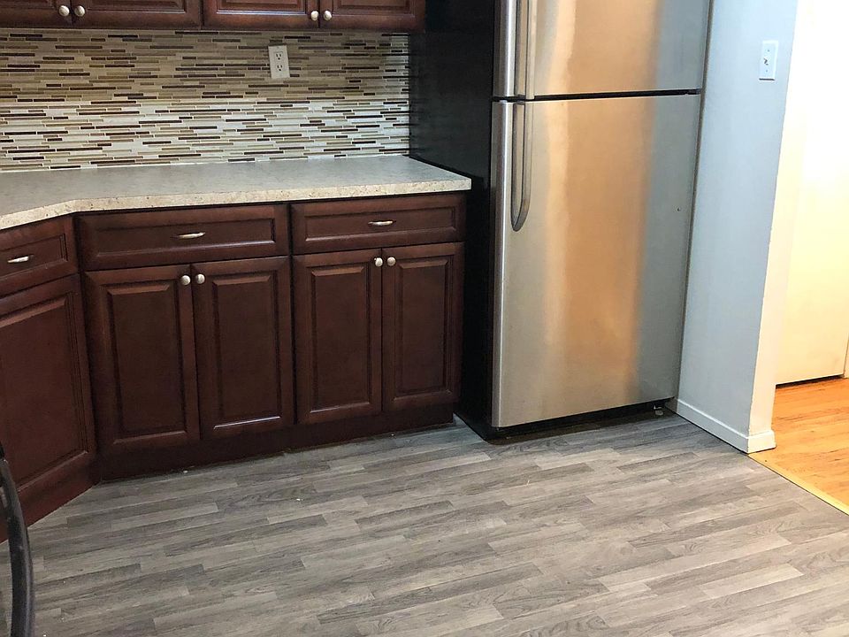 2nd image of 2117 E 64th St