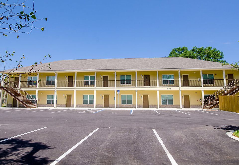 1st image of 101 Church Ave SE #204