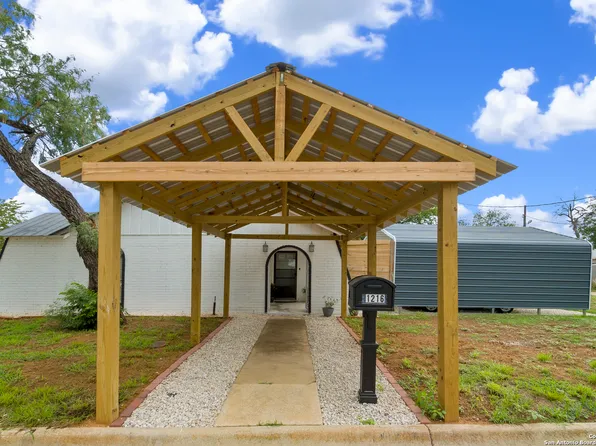 1216 E ALABAMA ST, Pearsall, TX 78061