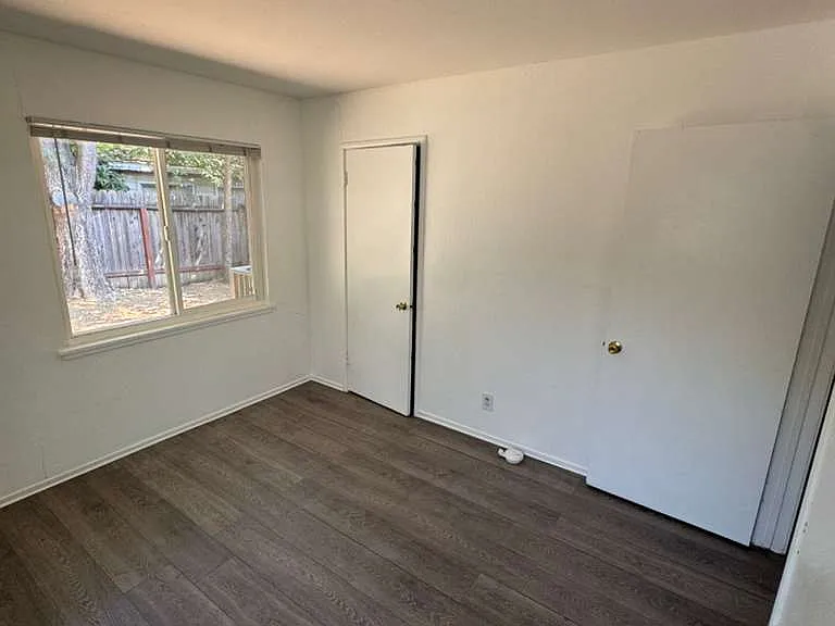 601 Russell Blvd — Photo 13