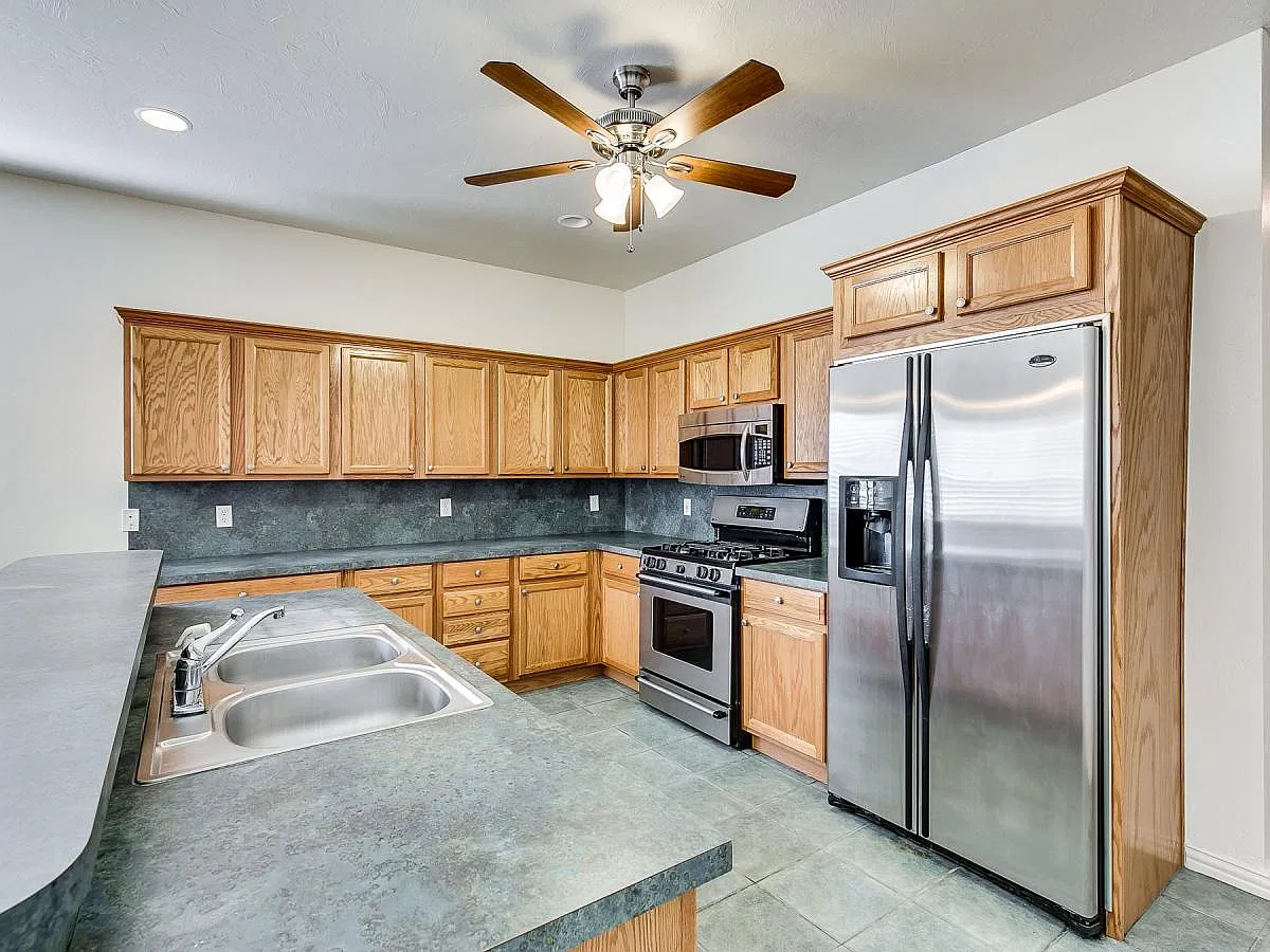 2 bed, 1774 sqft, $1,795 — Photo 4