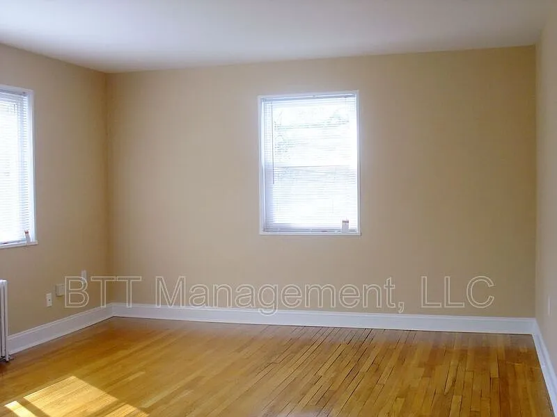2 bed, 1.0 bath, 900 sqft, $1,475 — Photo 2