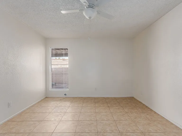 615 N Arrowhead Dr — Photo 16