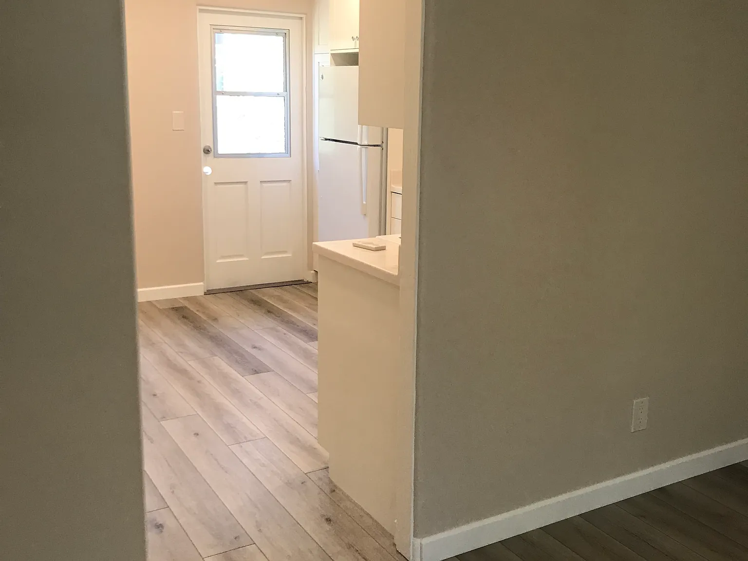 4988 Santa Cruz Ave — Photo 2