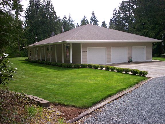 Oversized 3 car garage