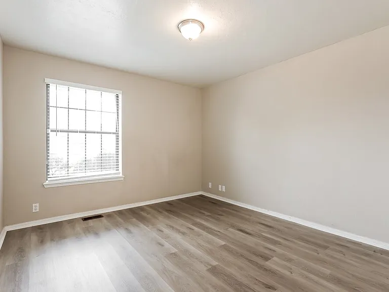 1112 Briar Bend Trl — Photo 13