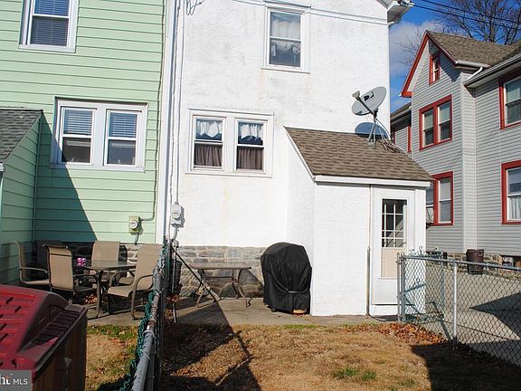 4th image of 3208 Berkley Ave