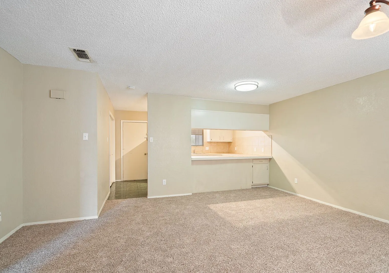 Shannon Circle A-D 104 — Photo 2