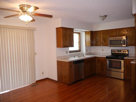 4th image of 1104 Ridgeway Dr